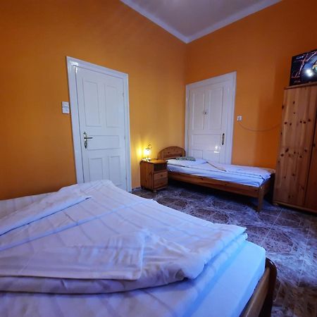 Gloria Apartman Gyula Exterior foto