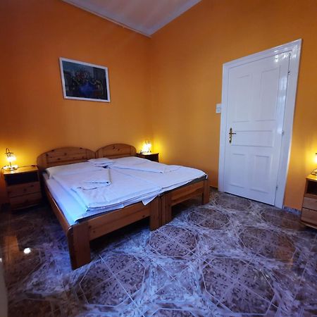 Gloria Apartman Gyula Exterior foto
