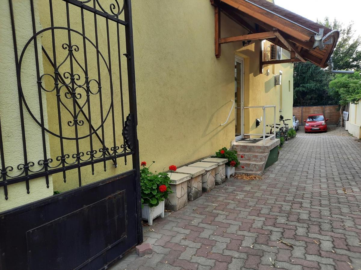 Gloria Apartman Gyula Exterior foto