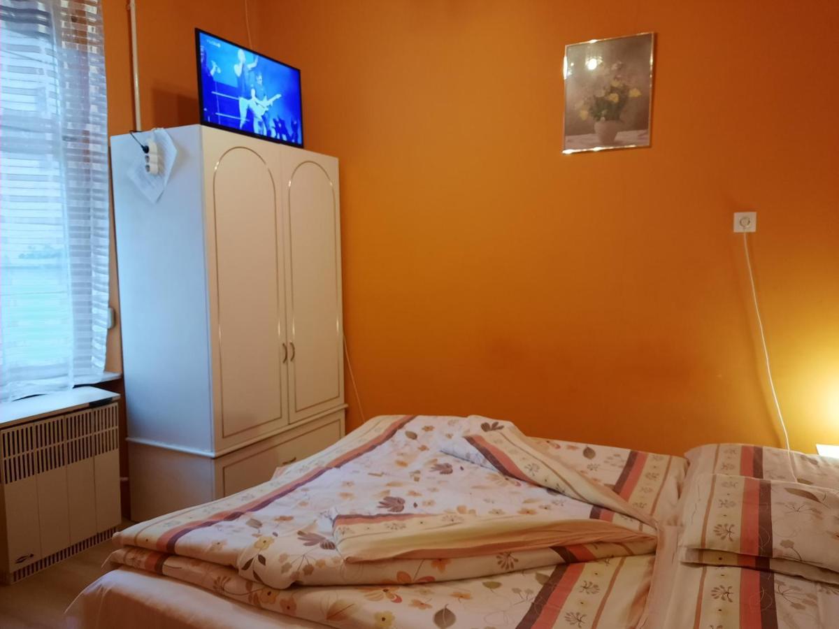 Gloria Apartman Gyula Exterior foto