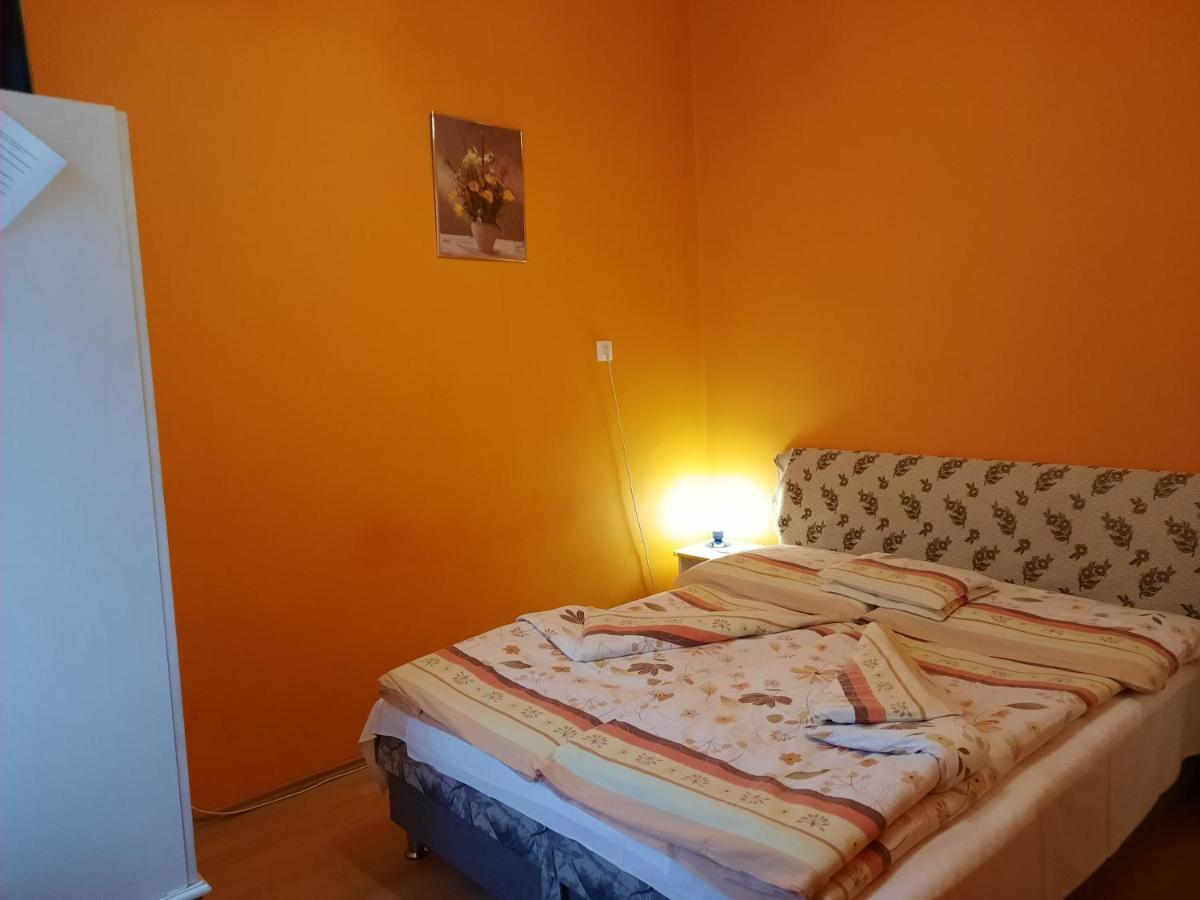 Gloria Apartman Gyula Exterior foto