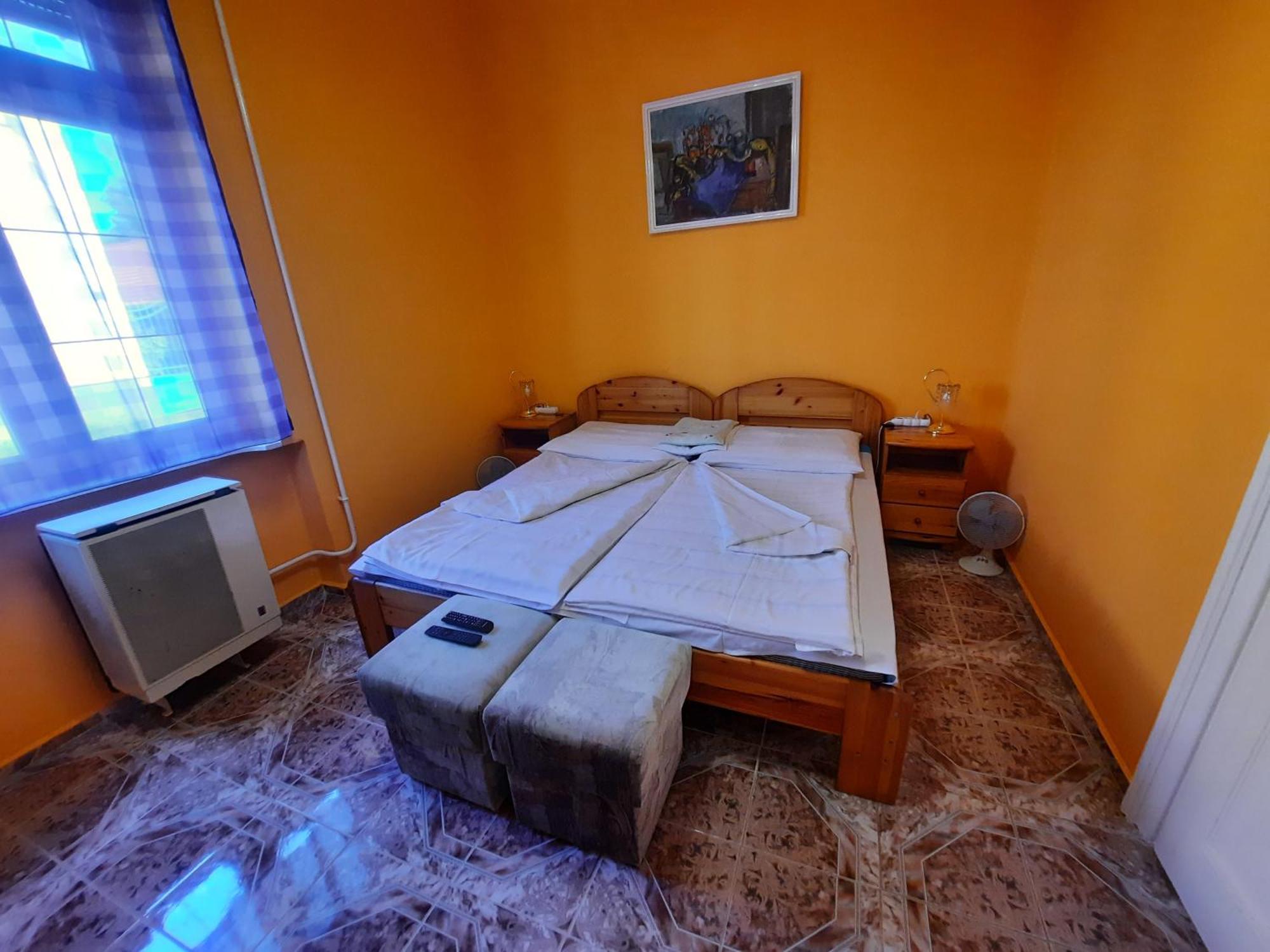 Gloria Apartman Gyula Exterior foto