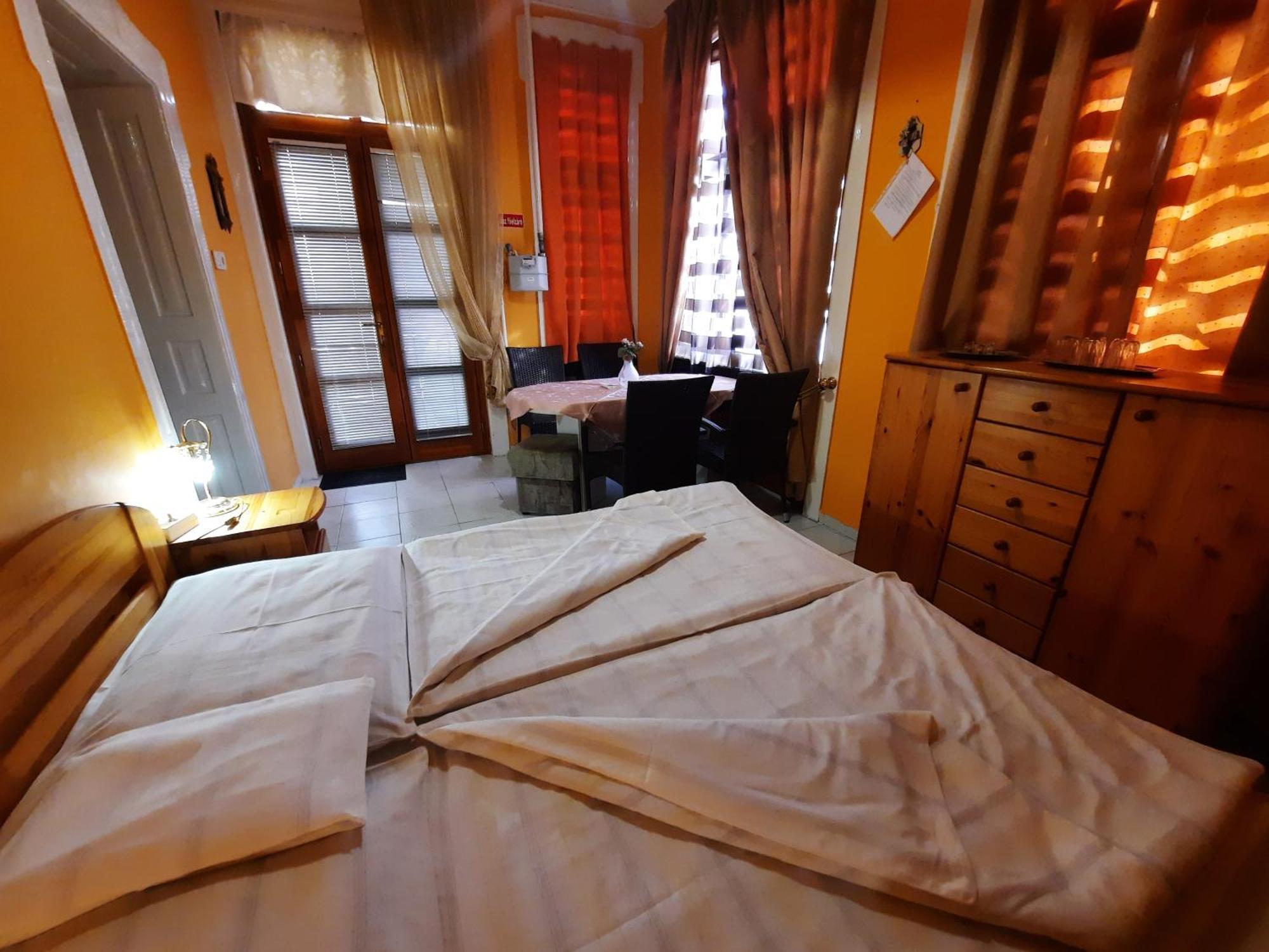 Gloria Apartman Gyula Exterior foto