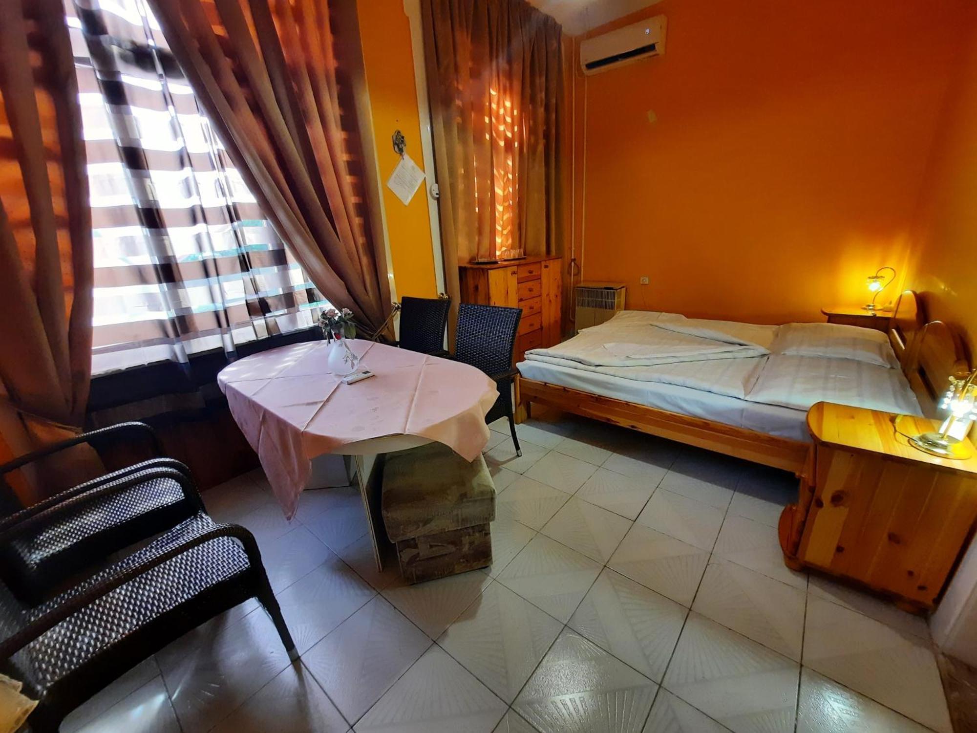 Gloria Apartman Gyula Exterior foto